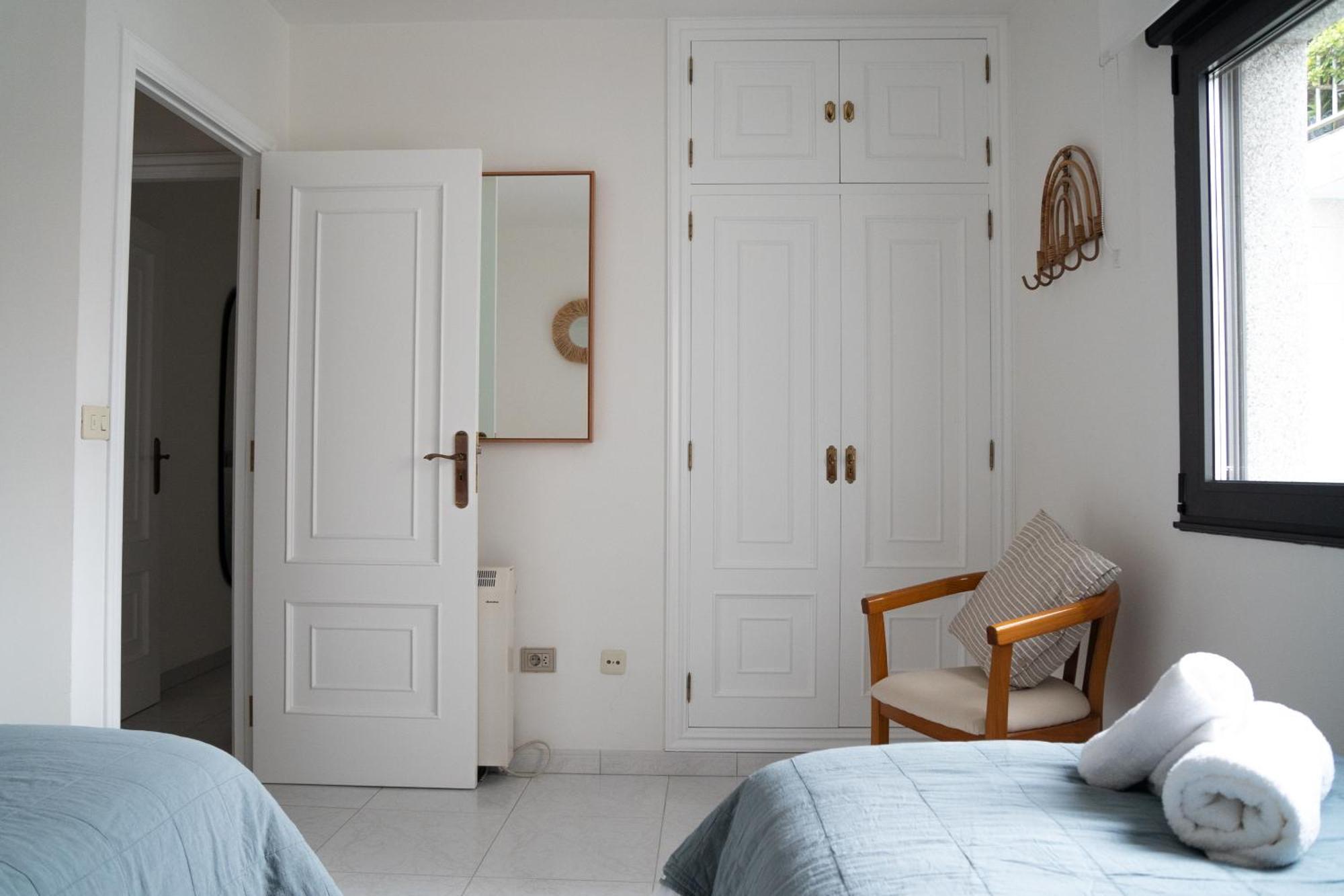 Apartamentos Faro Da Rocha О Грове Екстериор снимка